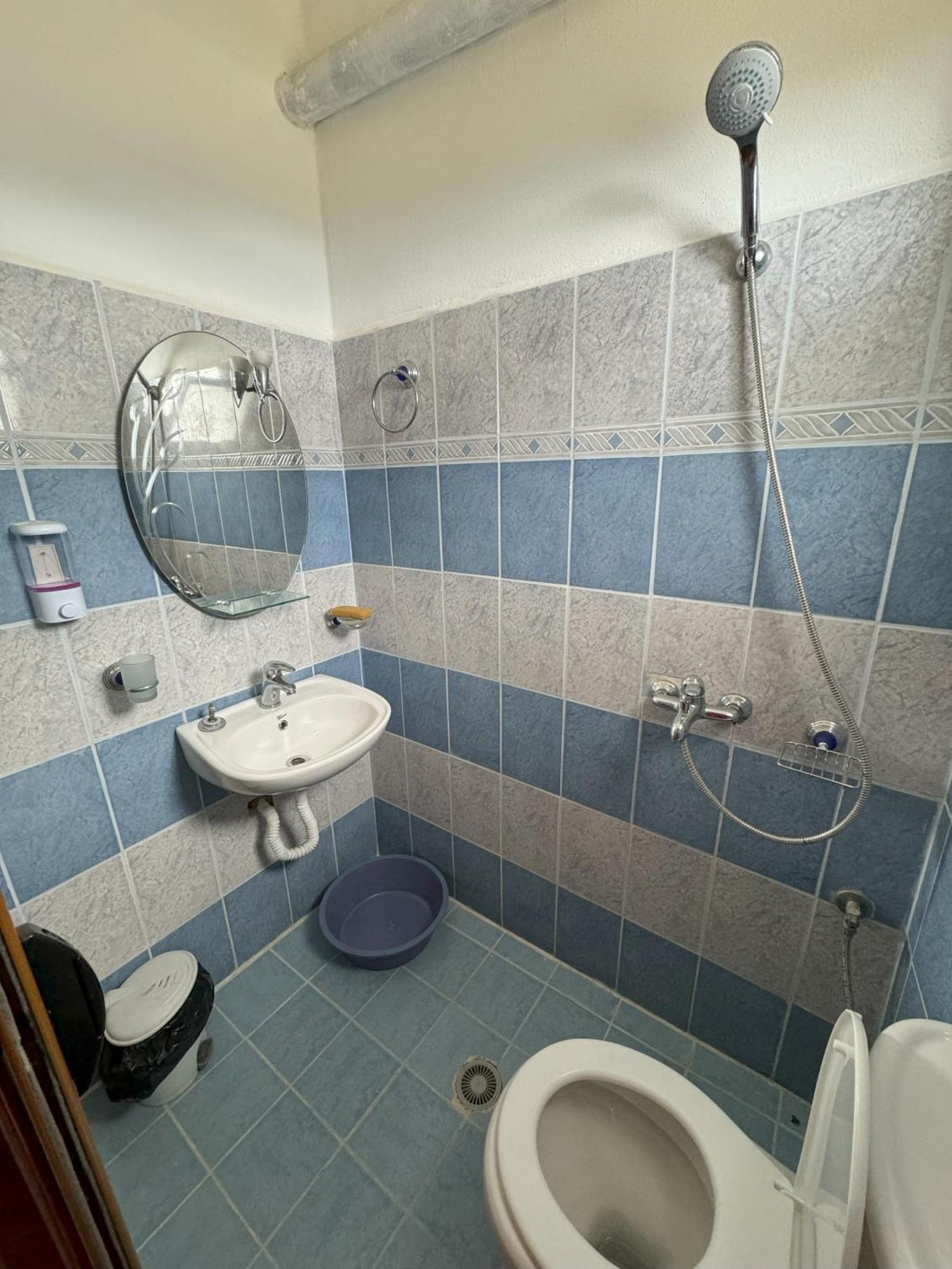 Adrian Agustin Rooms Lukove Ngoại thất bức ảnh