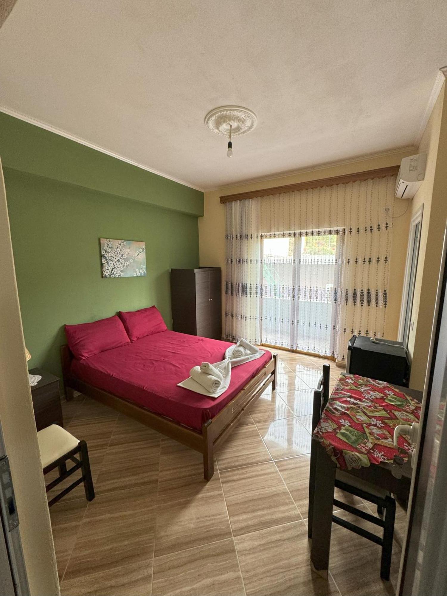 Adrian Agustin Rooms Lukove Ngoại thất bức ảnh
